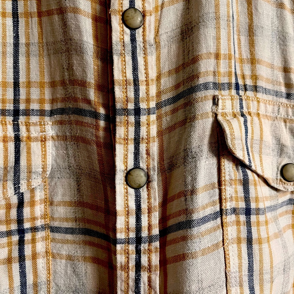 Plaid western short-sleeved shirt with nice snaps